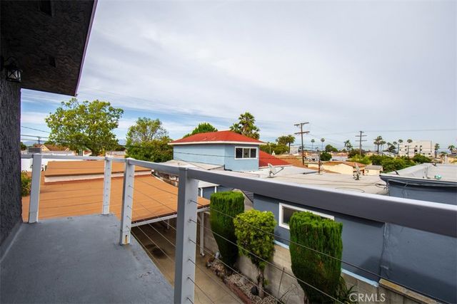 1919 W 82nd Street, Los Angeles, CA 90047