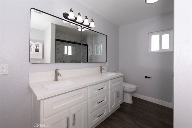 1919 W 82nd Street, Los Angeles, CA 90047
