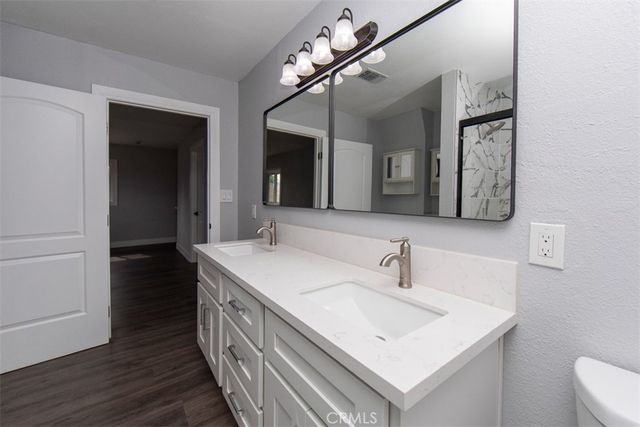 1919 W 82nd Street, Los Angeles, CA 90047