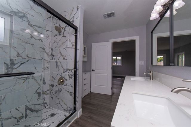 1919 W 82nd Street, Los Angeles, CA 90047