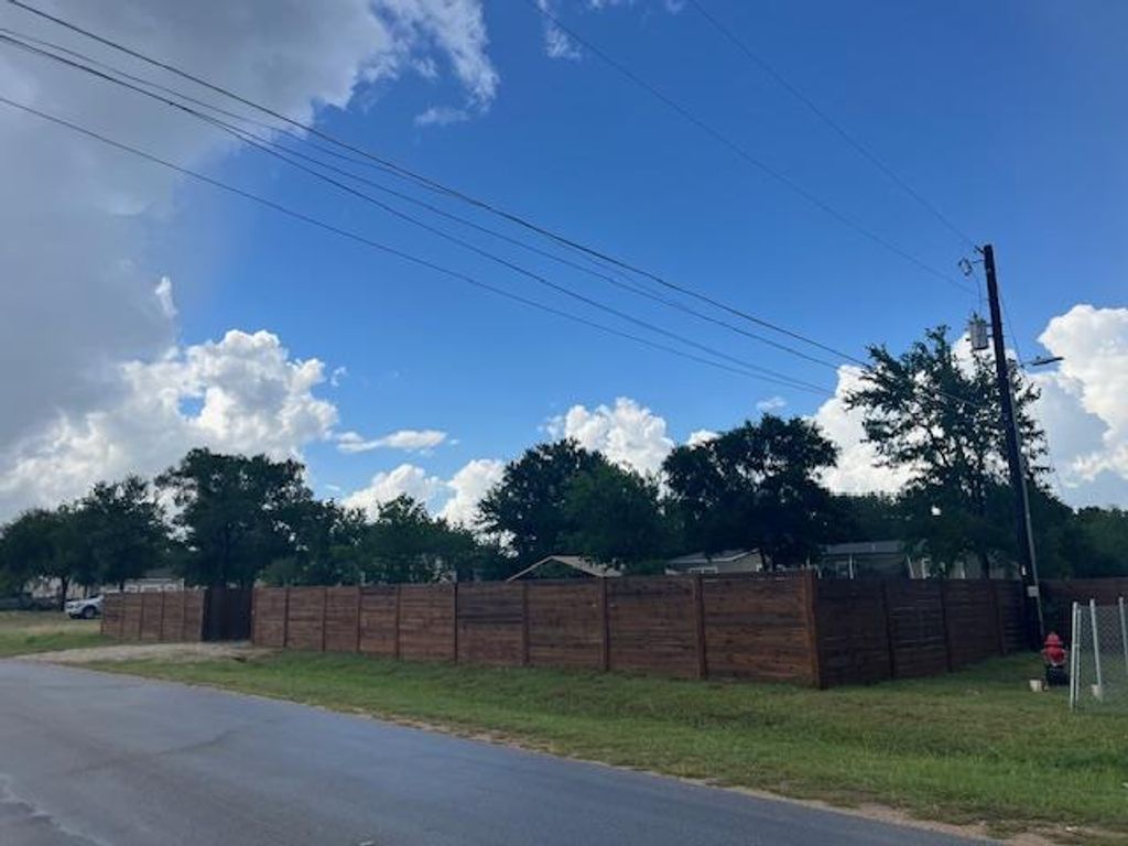 143 La Fortuna DR, Del Valle, TX 78617