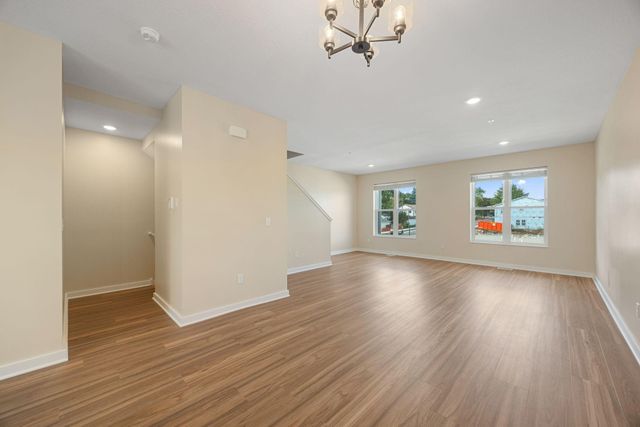 2166 Cottage Avenue E 3, Saint Paul, MN 55119