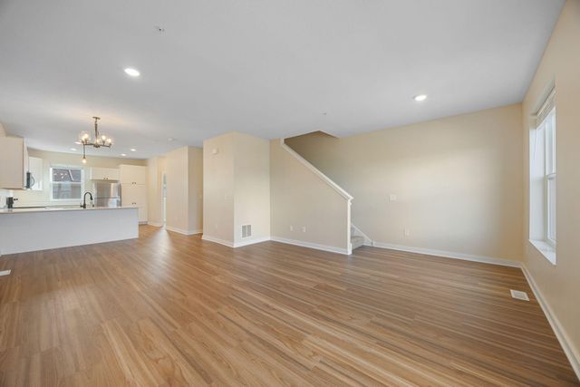 2166 Cottage Avenue E 3, Saint Paul, MN 55119