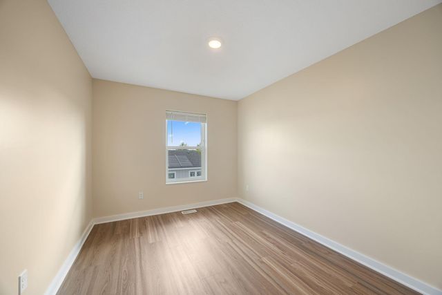 2166 Cottage Avenue E 3, Saint Paul, MN 55119