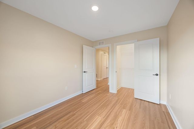 2166 Cottage Avenue E 3, Saint Paul, MN 55119