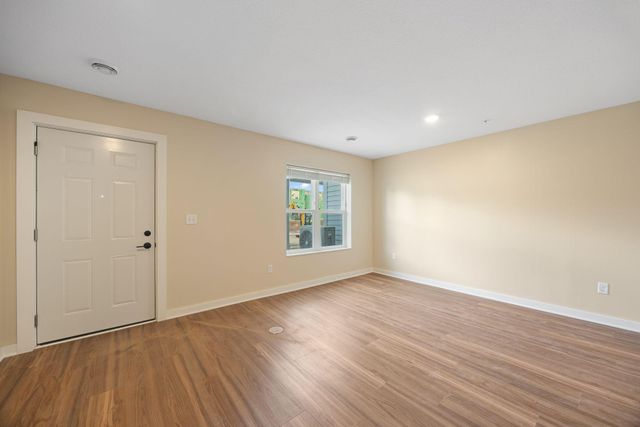 2166 Cottage Avenue E 3, Saint Paul, MN 55119