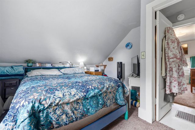 522 6th ST NE, Minot, ND 58703