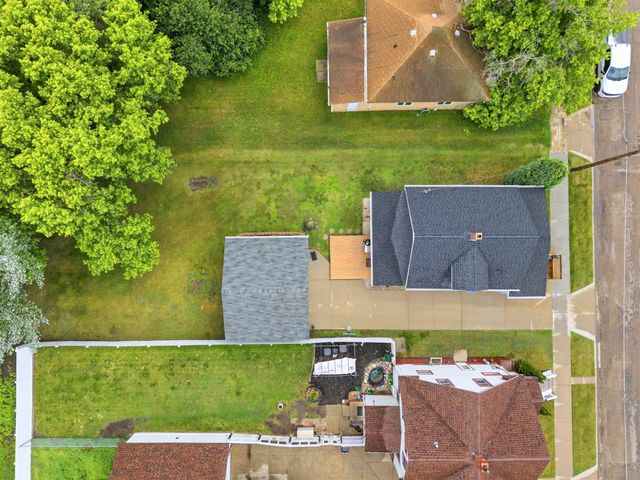 522 6th ST NE, Minot, ND 58703