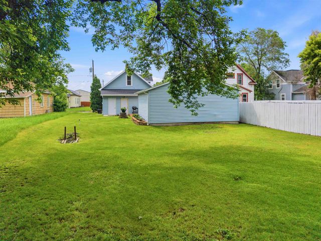 522 6th ST NE, Minot, ND 58703