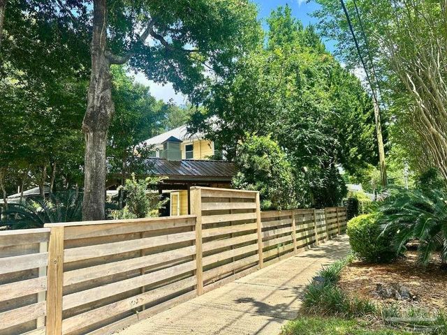 1519 E Desoto St, Pensacola, FL 32501