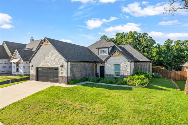 184 Lakeview Circle, Pilot Point, TX 76258