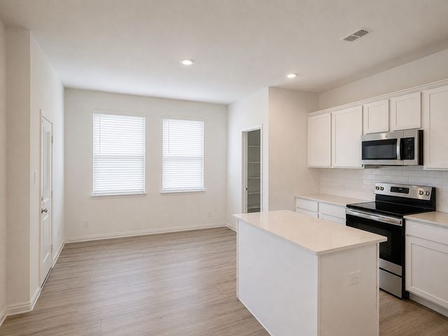 11424 Woody Creek Trail, Aubrey, TX 76227