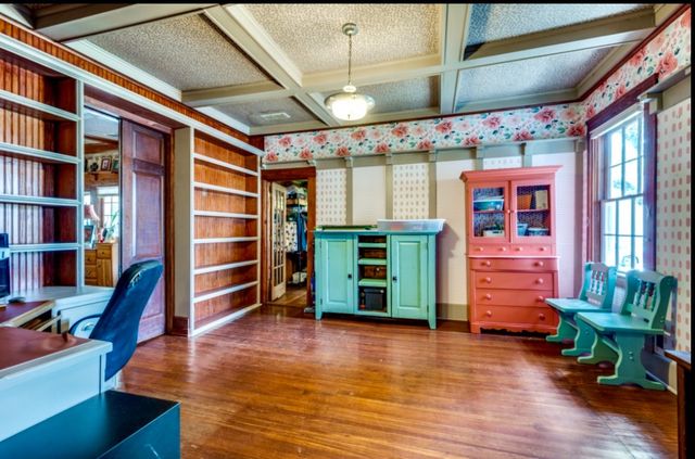 132 S Ward Street, Italy, TX 76651