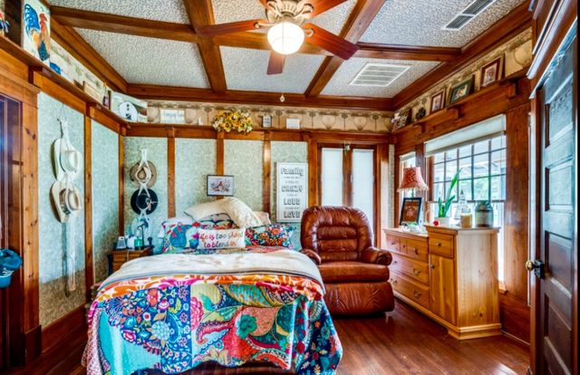 132 S Ward Street, Italy, TX 76651