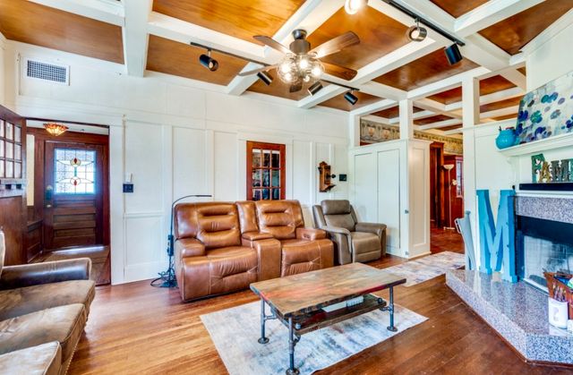 132 S Ward Street, Italy, TX 76651