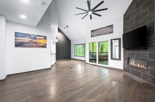 700 Harpeth Trace Dr, Nashville, TN 37221