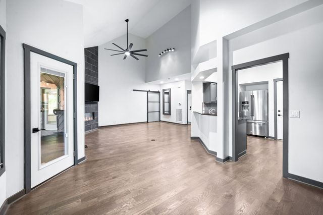 700 Harpeth Trace Dr, Nashville, TN 37221