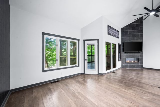 700 Harpeth Trace Dr, Nashville, TN 37221