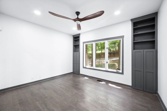 700 Harpeth Trace Dr, Nashville, TN 37221