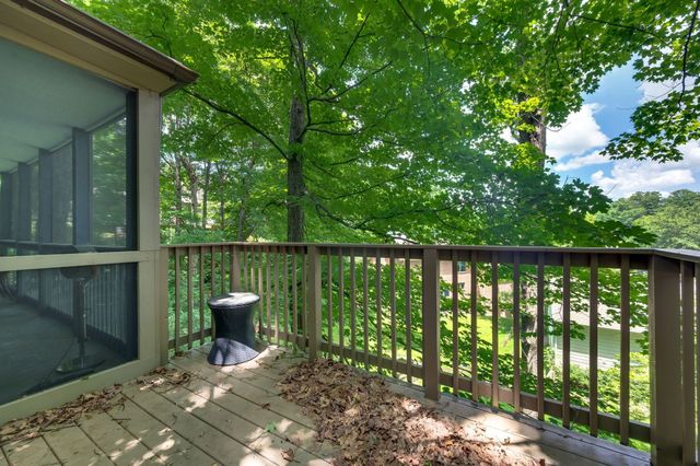 700 Harpeth Trace Dr, Nashville, TN 37221