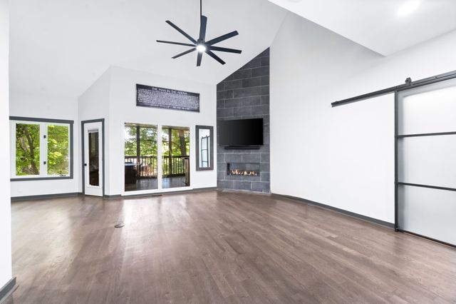 700 Harpeth Trace Dr, Nashville, TN 37221