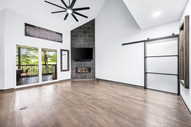 700 Harpeth Trace Dr, Nashville, TN 37221