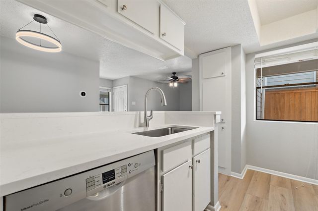 7635 Guadalupe ST 102, Austin, TX 78752