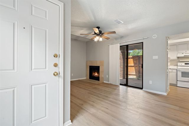 7635 Guadalupe ST 102, Austin, TX 78752