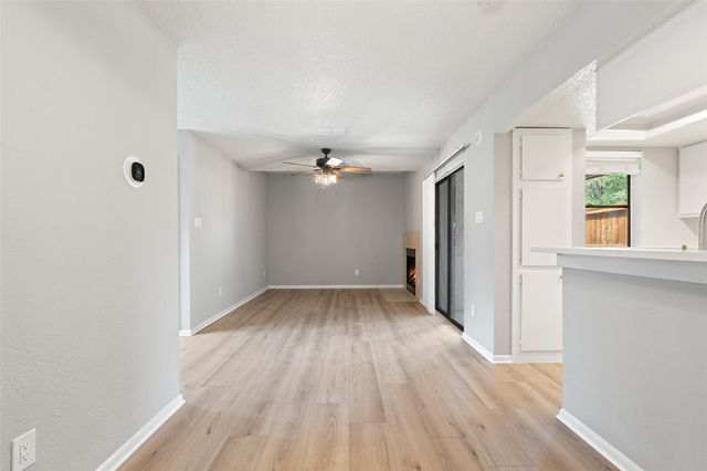 7635 Guadalupe ST 102, Austin, TX 78752