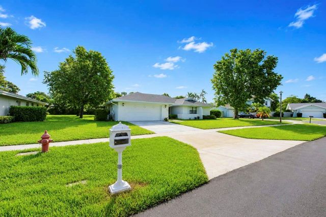 12403 Westhall Place, Wellington, FL 33414