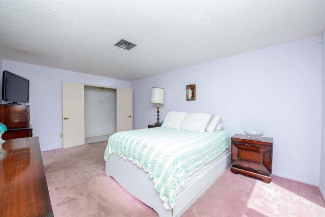 12403 Westhall Place, Wellington, FL 33414