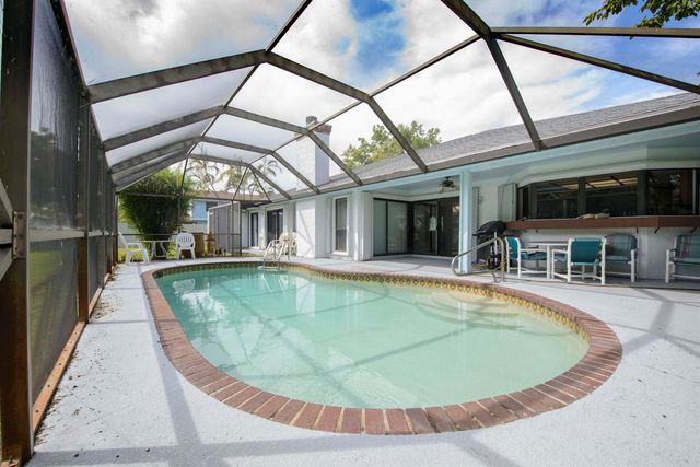 12403 Westhall Place, Wellington, FL 33414