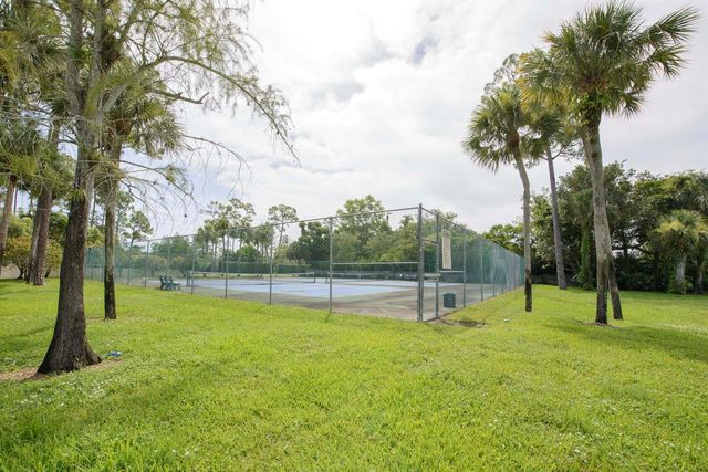 12403 Westhall Place, Wellington, FL 33414