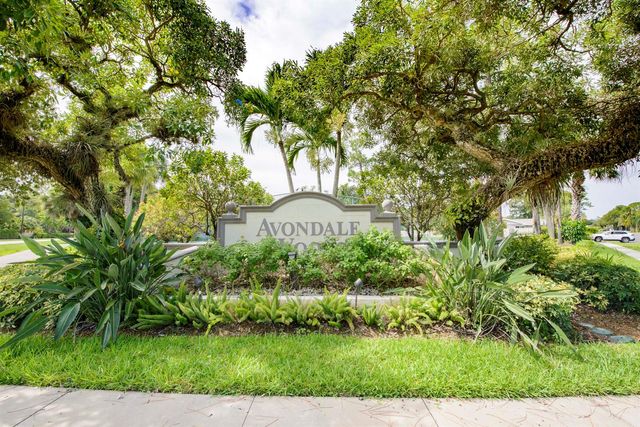 12403 Westhall Place, Wellington, FL 33414