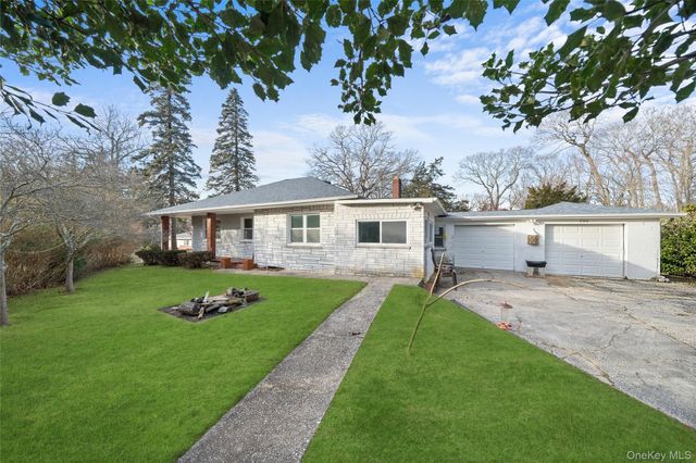 200 N Side Road, Wading River, NY 11792