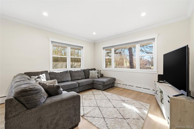 200 N Side Road, Wading River, NY 11792