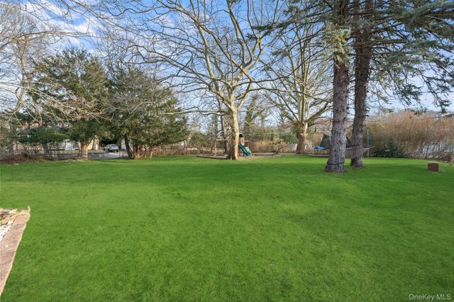 200 N Side Road, Wading River, NY 11792