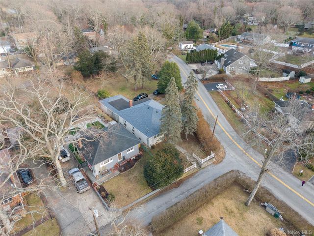 200 N Side Road, Wading River, NY 11792