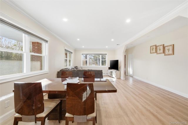 200 N Side Road, Wading River, NY 11792