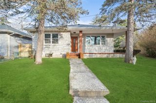 200 N Side Road, Wading River, NY 11792