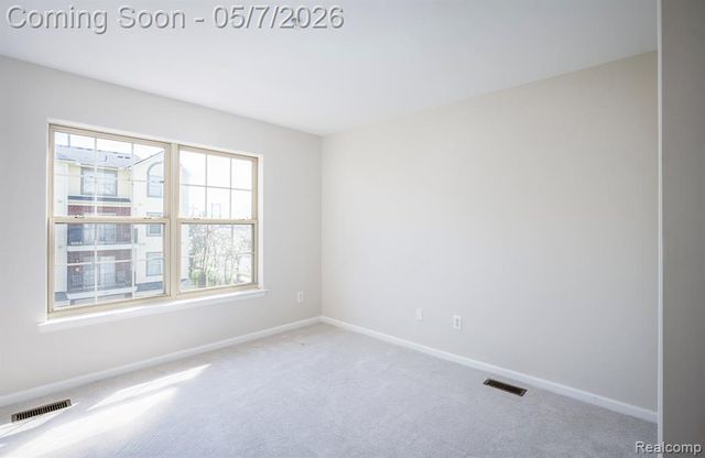 3280 Newbury Place, Troy, MI 48084