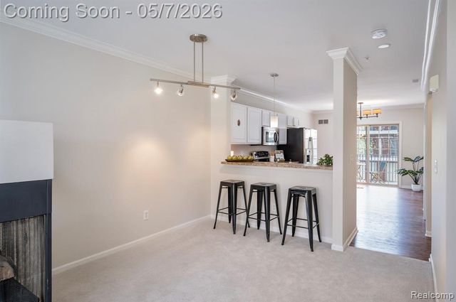 3280 Newbury Place, Troy, MI 48084