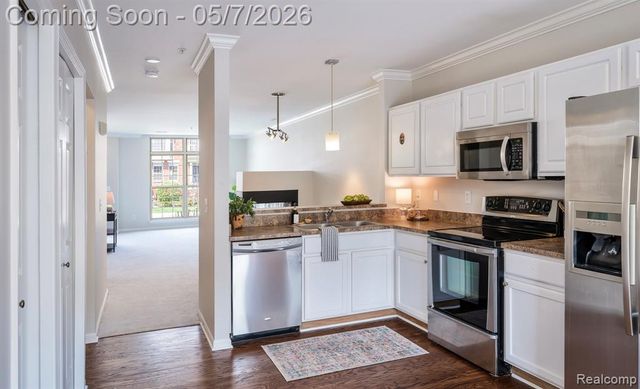3280 Newbury Place, Troy, MI 48084