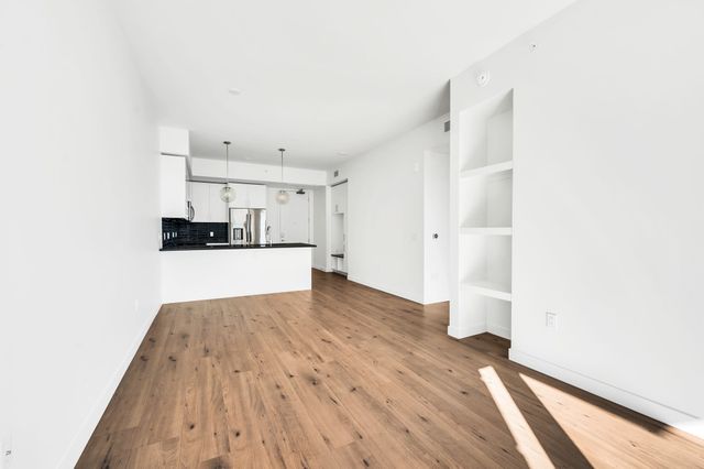 1212 Demonbreun St Apt 1210, Nashville, TN 37203