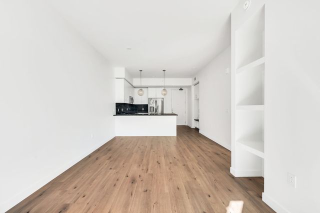 1212 Demonbreun St Apt 1210, Nashville, TN 37203