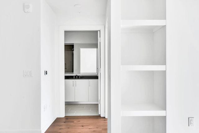 1212 Demonbreun St Apt 1210, Nashville, TN 37203