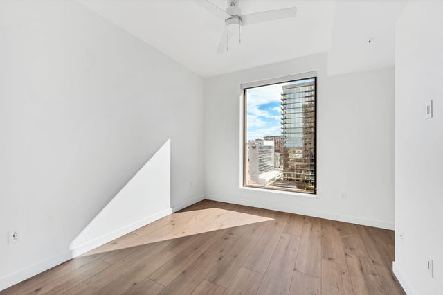1212 Demonbreun St Apt 1210, Nashville, TN 37203