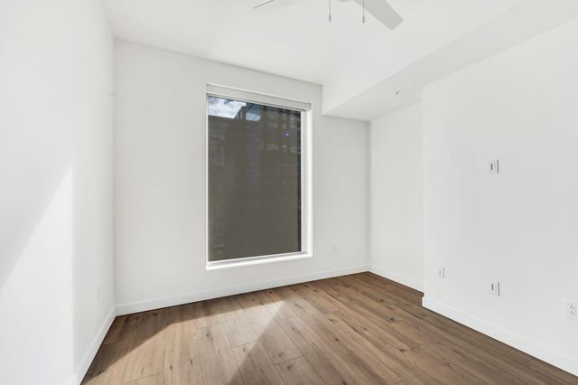 1212 Demonbreun St Apt 1210, Nashville, TN 37203