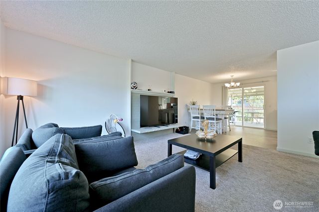 1012 E Laurel Street, Kent, WA 98030