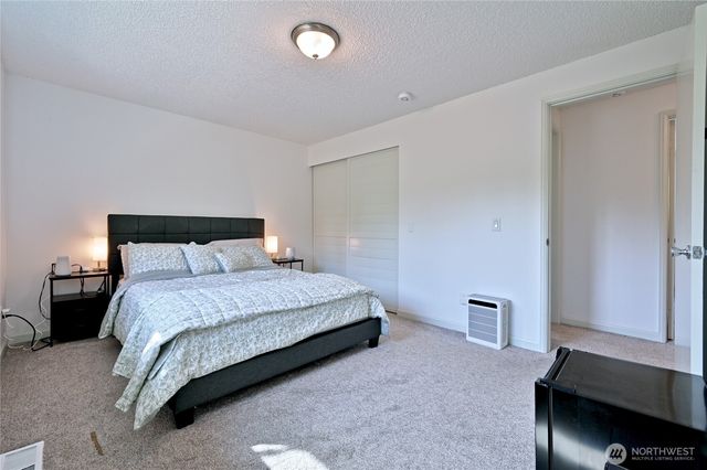 1012 E Laurel Street, Kent, WA 98030